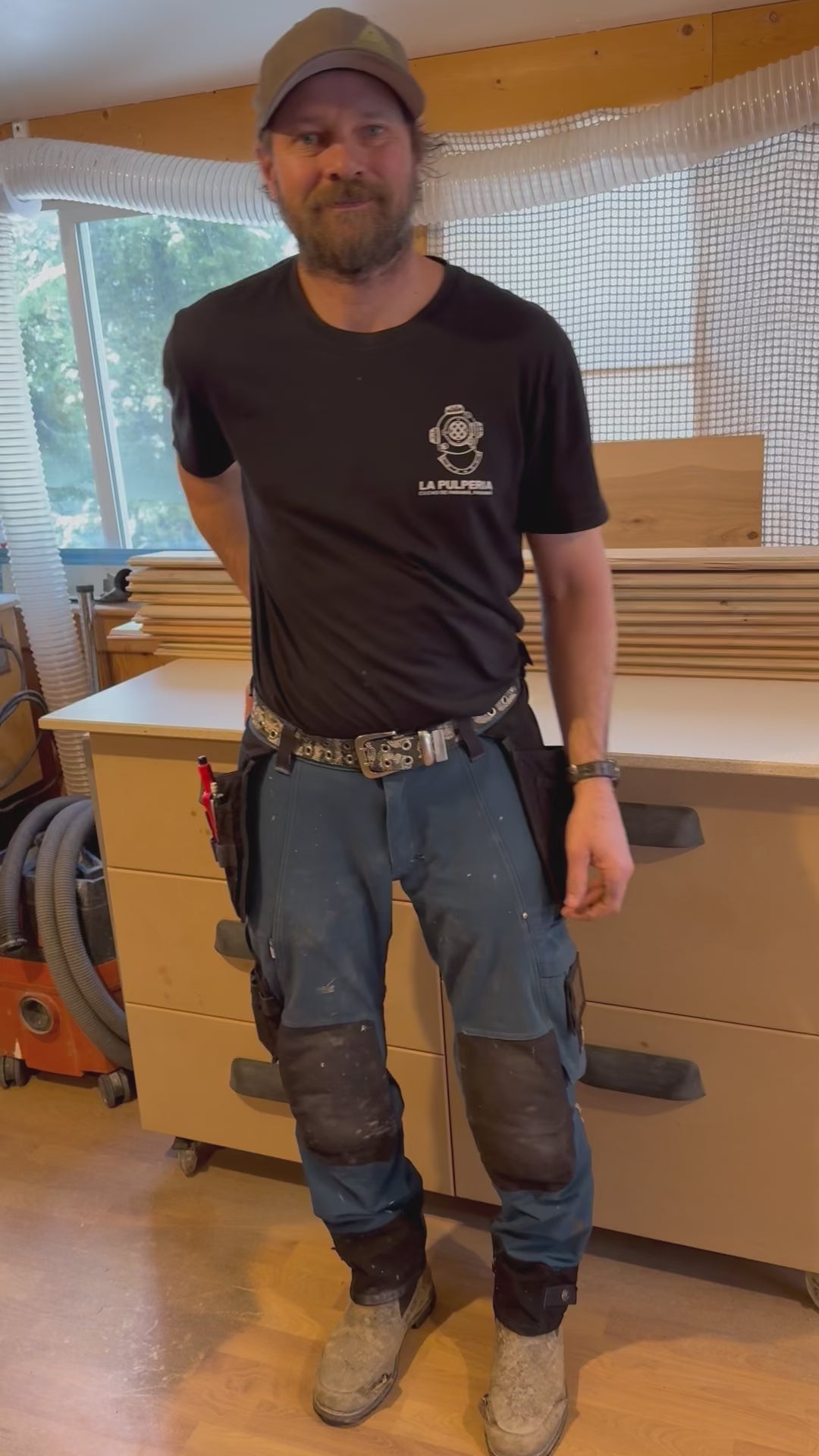 Video demonstration showing how to use and install the Tradesman Permanent adhesive-backed writing pad on a tape measure